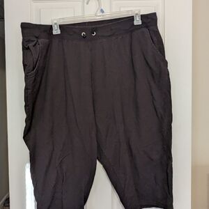 Just My Size Black Capris